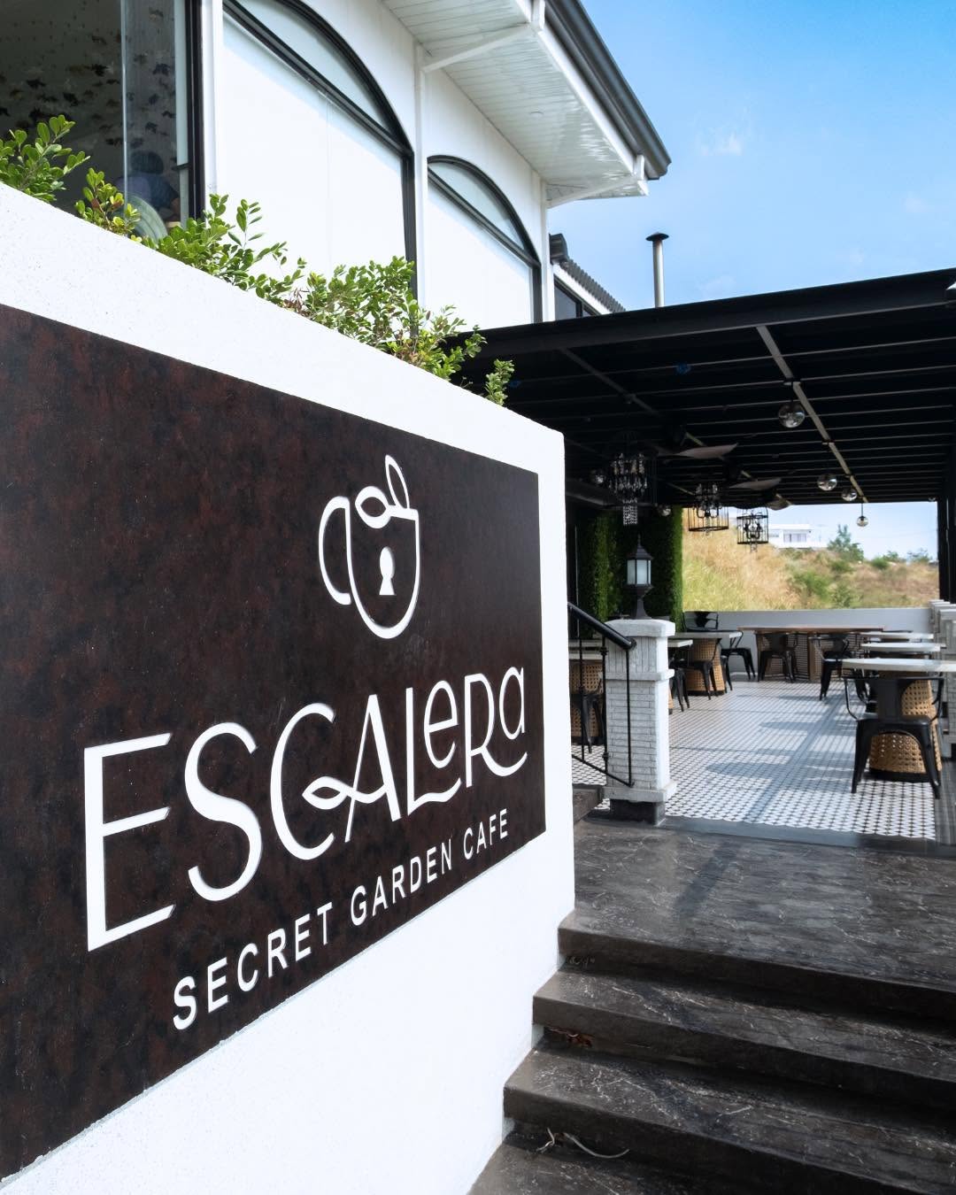 Full menu at Escalera Café